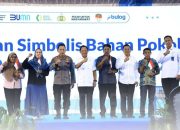 Kapolri dan Mendagri Tinjau Gerakan Pangan Murah Polri di Bulog DKI Jakarta