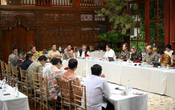 Presiden Prabowo dan Wapres Gibran Bahas Stabilitas Keuangan Nasional di Kertanegara