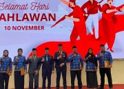 Meski Diguyur Hujan, Upacara Hari Pahlawan di Polman Berlangsung Khidmat dan Penuh Makna