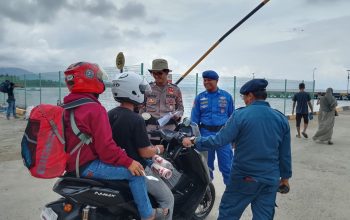 Polairud Polres Polman Perketat Pengamanan Arus Balik Lebaran di Pelabuhan Tanjung Silopo
