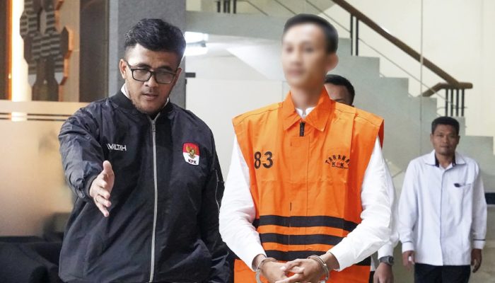 Ajudan Gubernur Riau Ditahan KPK, Diduga Salurkan Uang Pemerasan ke Kepala Daerah