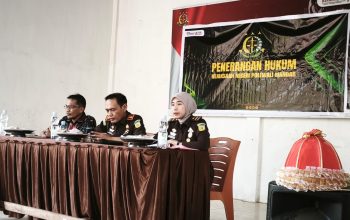 Cegah Warga Terjerat Perkara, Kejari Polman Jemput Bola Beri Penerangan Hukum