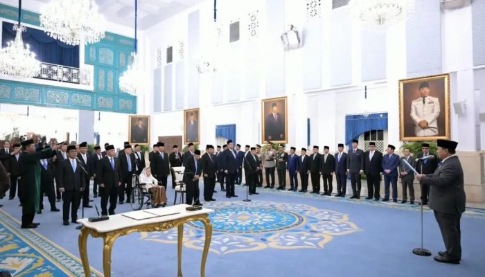 Presiden Prabowo Lantik 26 Anggota Wantimpres di Istana Negara